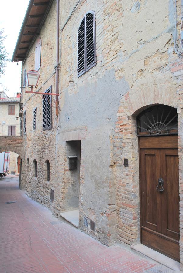 Hotel La Casa Dei Vezzi San Gimignano Exterior foto
